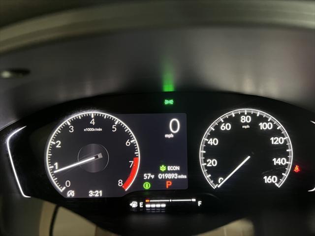 Photo of 2022 Platinum White Honda Civic