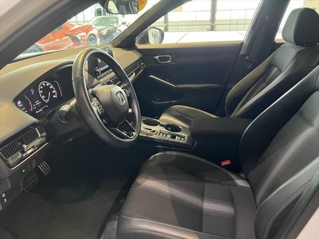 Photo of 2022 Platinum White Honda Civic