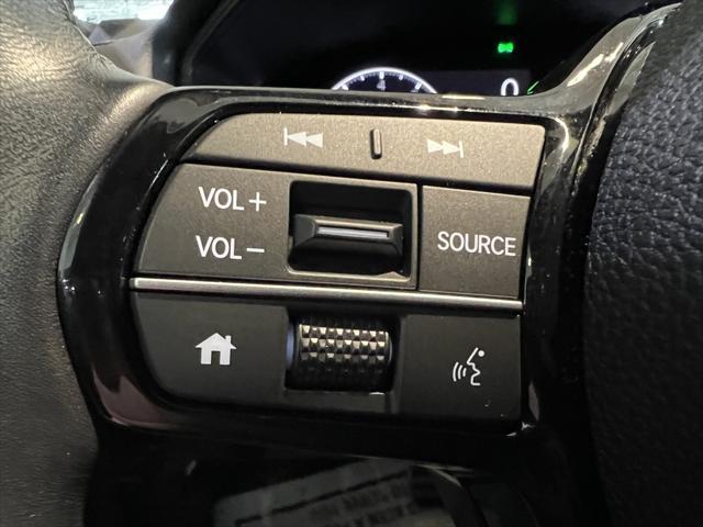 Photo of 2022 Platinum White Honda Civic