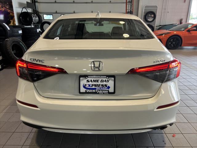 Photo of 2022 Platinum White Honda Civic