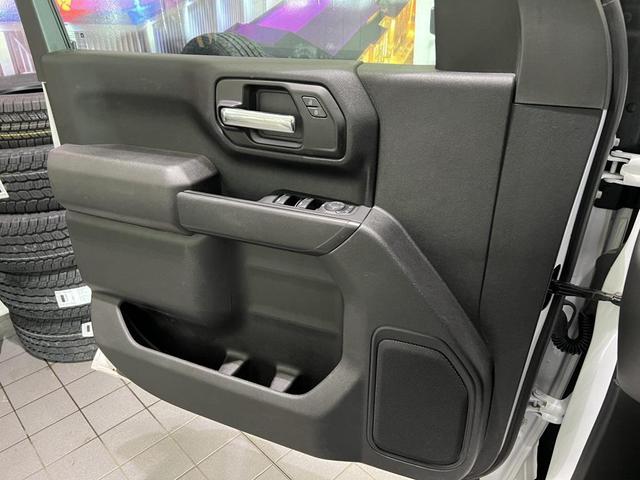 Photo of 2023 Summit White Chevrolet Silverado 2500