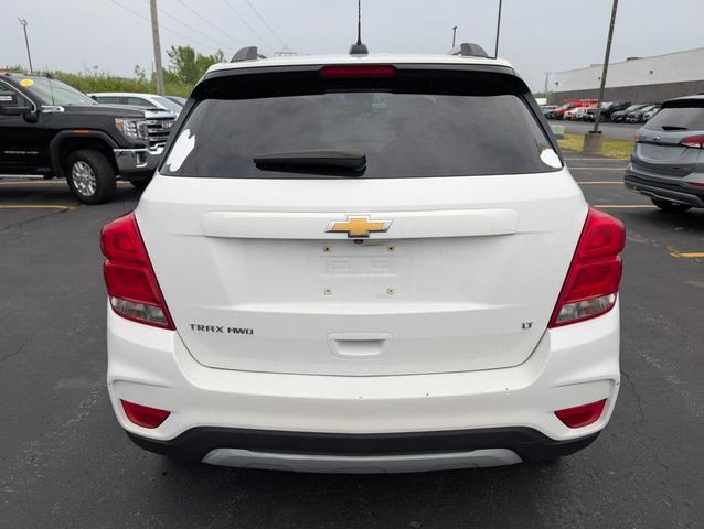 Photo of 2017 Summit White Chevrolet Trax