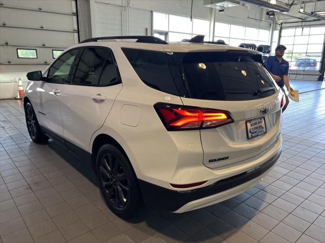 Photo of 2023 Summit White Chevrolet Equinox