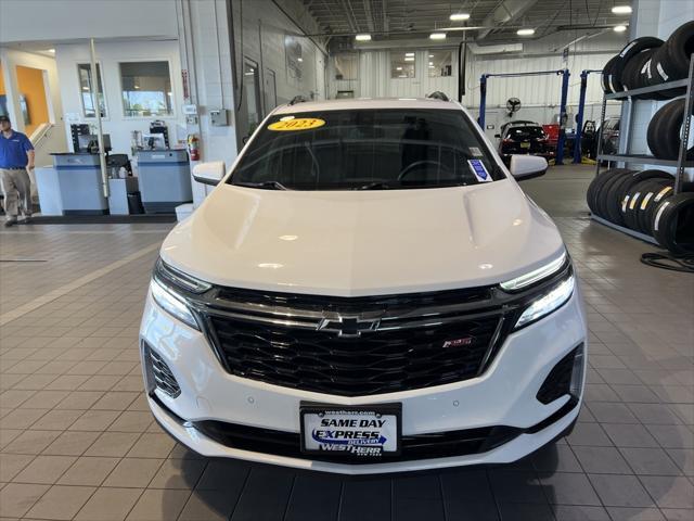 Photo of 2023 Summit White Chevrolet Equinox
