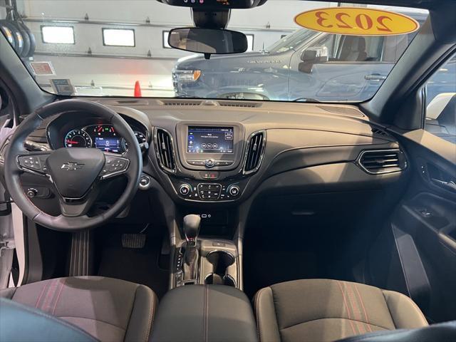 Photo of 2023 Summit White Chevrolet Equinox