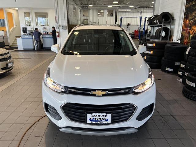 Photo of 2021 Summit White Chevrolet Trax