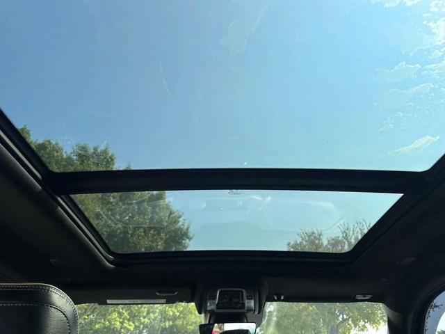 Photo of 2022 Diamond Black Crystal Pearlcoat RAM 1500