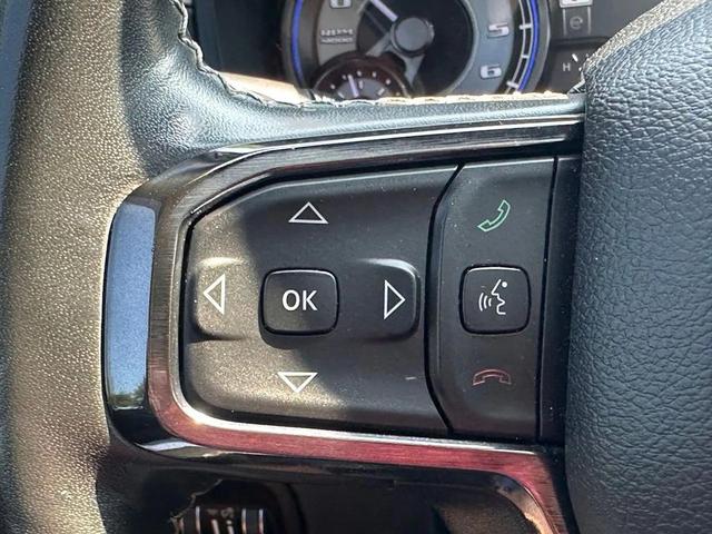 Photo of 2022 Diamond Black Crystal Pearlcoat RAM 1500