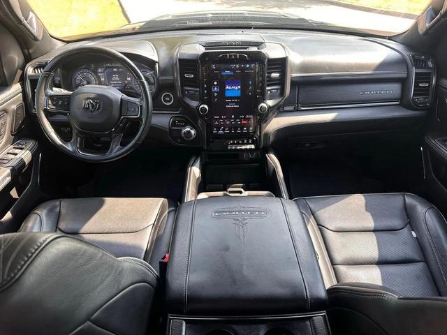 Photo of 2022 Diamond Black Crystal Pearlcoat RAM 1500