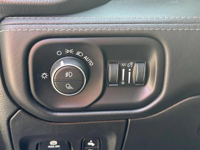 Photo of 2022 Diamond Black Crystal Pearlcoat RAM 1500