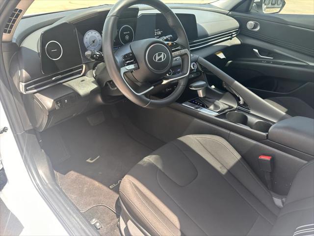 Photo of 2024 Serenity White Hyundai ELANTRA
