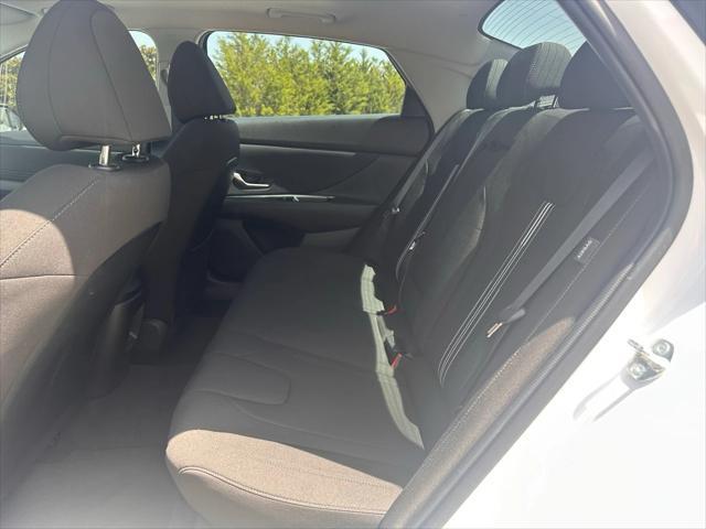 Photo of 2024 Serenity White Hyundai ELANTRA
