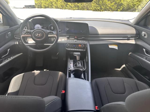 Photo of 2024 Serenity White Hyundai ELANTRA