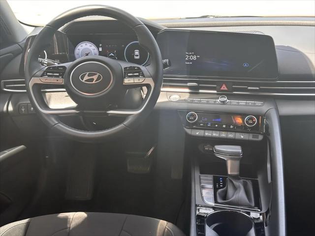 Photo of 2024 Serenity White Hyundai ELANTRA