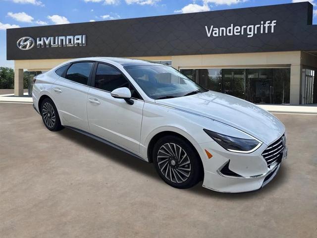 Photo of 2021 Hyper White Hyundai SONATA