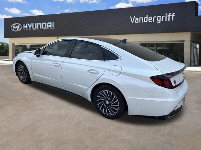 Photo of 2021 Hyper White Hyundai SONATA