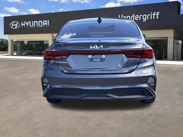 Photo of 2023 Gravity Gray Kia Forte