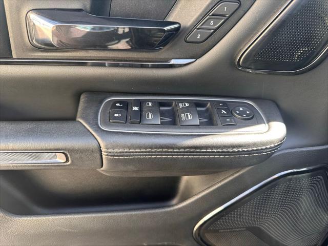 Photo of 2023 Diamond Black Crystal Pearlcoat RAM 1500
