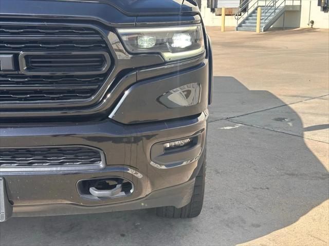 Photo of 2023 Diamond Black Crystal Pearlcoat RAM 1500