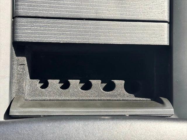 Photo of 2023 Diamond Black Crystal Pearlcoat RAM 1500