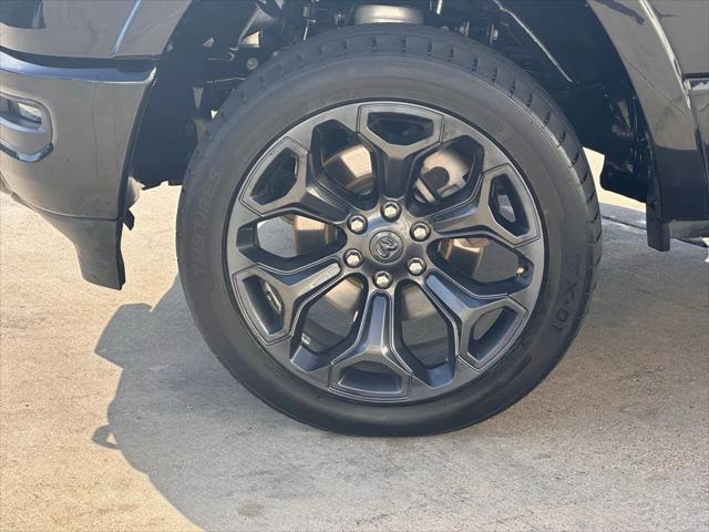 Photo of 2023 Diamond Black Crystal Pearlcoat RAM 1500