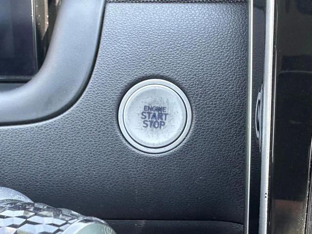 Photo of 2023 Shimmering Silver Hyundai TUCSON Hybrid