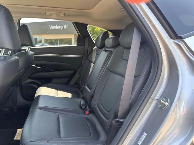 Photo of 2023 Shimmering Silver Hyundai TUCSON Hybrid