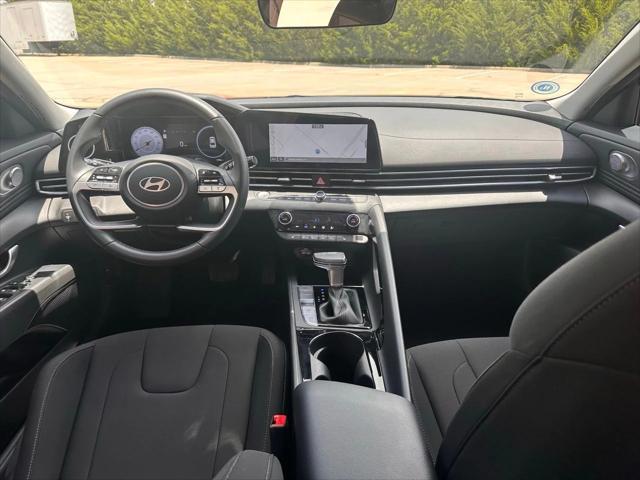 Photo of 2024 Ecotronic Gray Hyundai ELANTRA