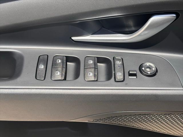 Photo of 2024 Ecotronic Gray Hyundai ELANTRA