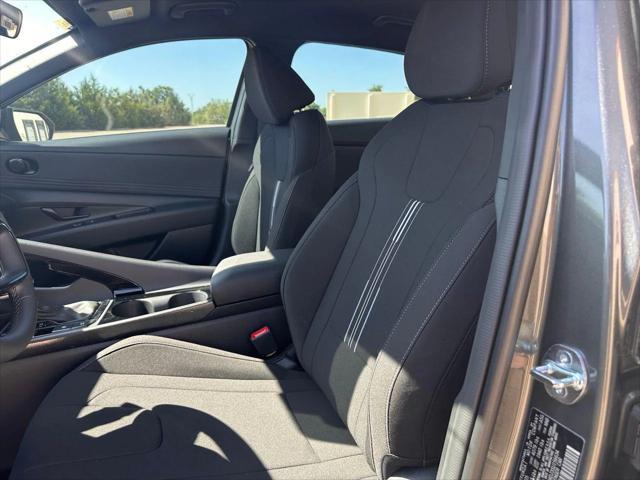 Photo of 2025 A5G Gray Hyundai ELANTRA