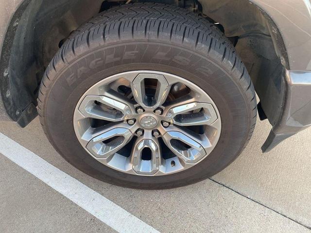 Photo of 2022 Granite Crystal Metallic Clearcoat RAM 1500
