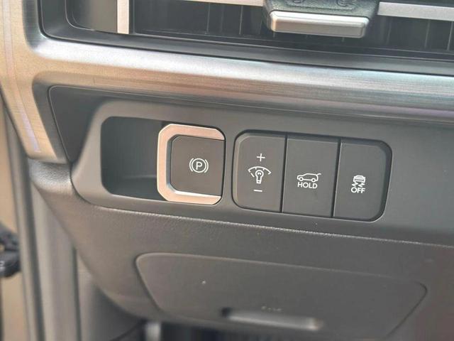 Photo of 2025 Phantom Black Hyundai SANTA FE