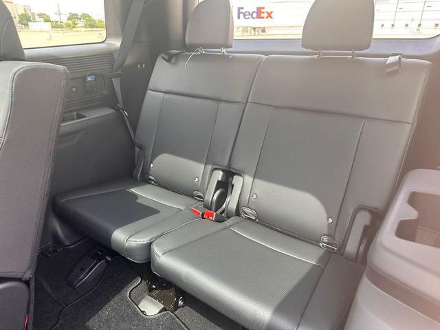 Photo of 2025 Phantom Black Hyundai SANTA FE