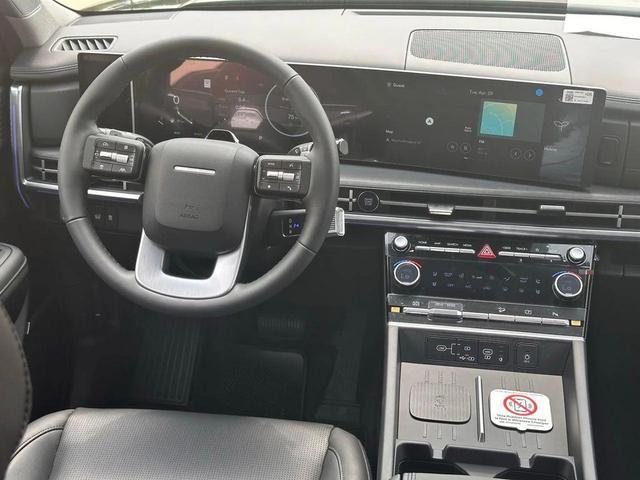 Photo of 2025 Phantom Black Hyundai SANTA FE