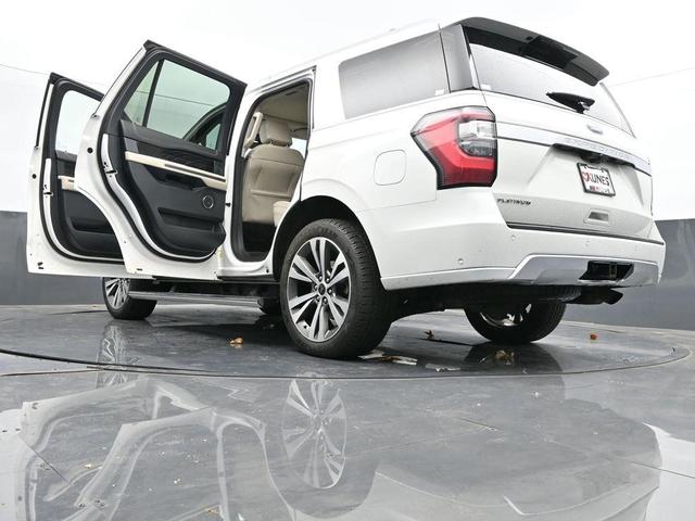 Photo of 2021 White Ford Expedition