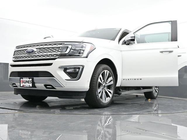 Photo of 2021 White Ford Expedition