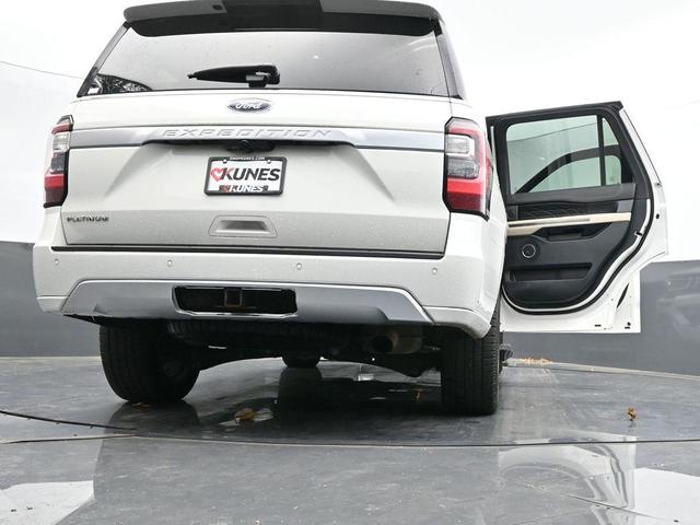 Photo of 2021 White Ford Expedition