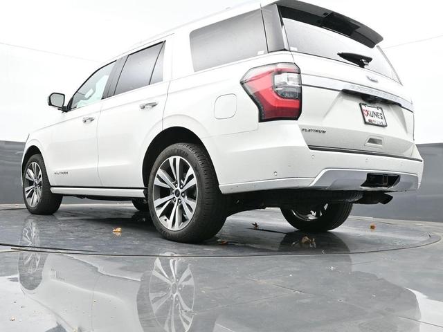 Photo of 2021 White Ford Expedition