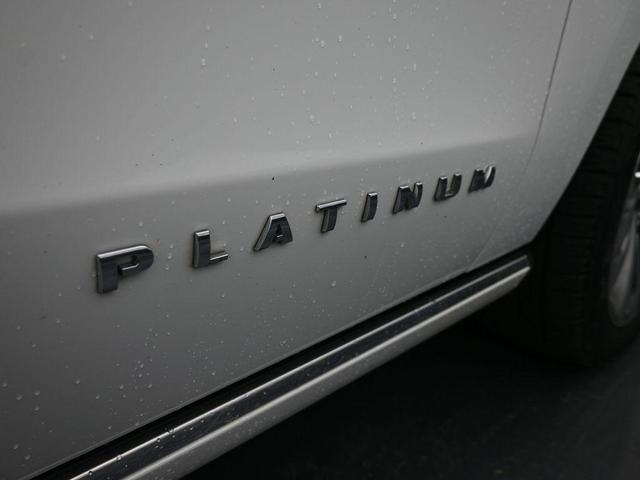 Photo of 2021 White Ford Expedition