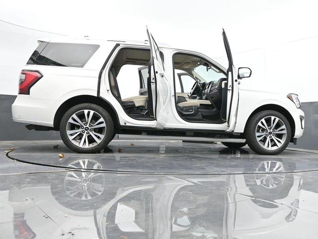 Photo of 2021 White Ford Expedition