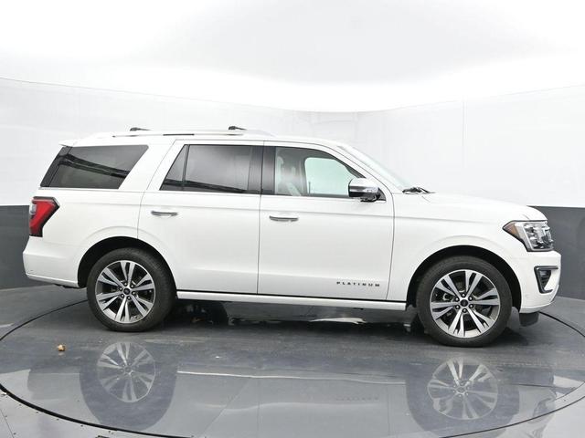 Photo of 2021 White Ford Expedition