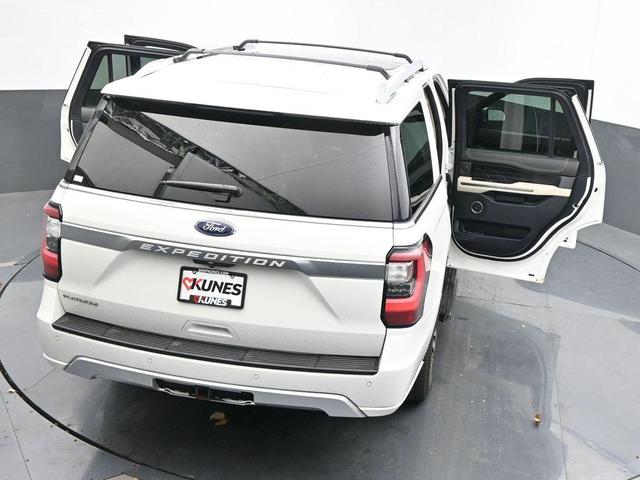 Photo of 2021 White Ford Expedition