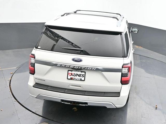Photo of 2021 White Ford Expedition