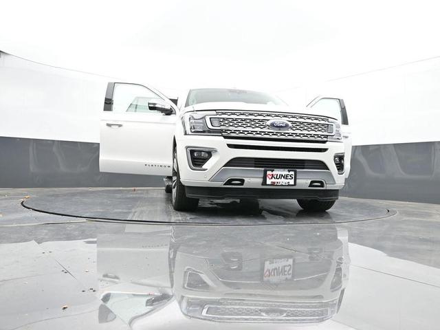 Photo of 2021 White Ford Expedition