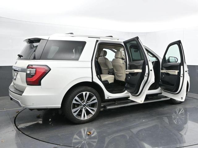 Photo of 2021 White Ford Expedition