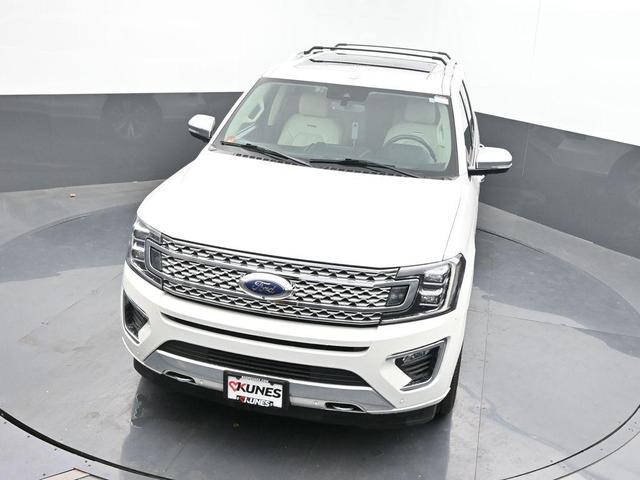 Photo of 2021 White Ford Expedition