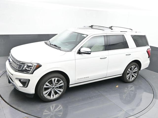 Photo of 2021 White Ford Expedition