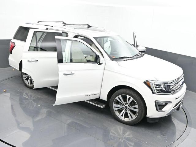 Photo of 2021 White Ford Expedition