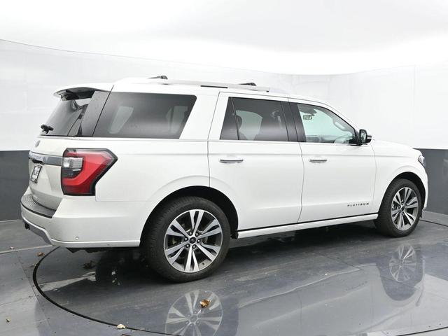 Photo of 2021 White Ford Expedition