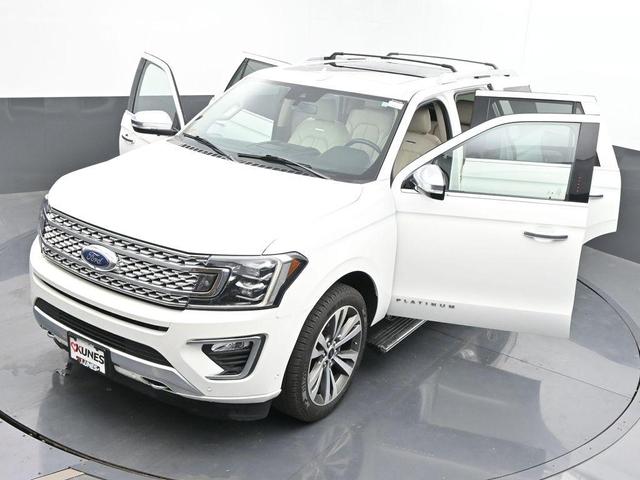 Photo of 2021 White Ford Expedition